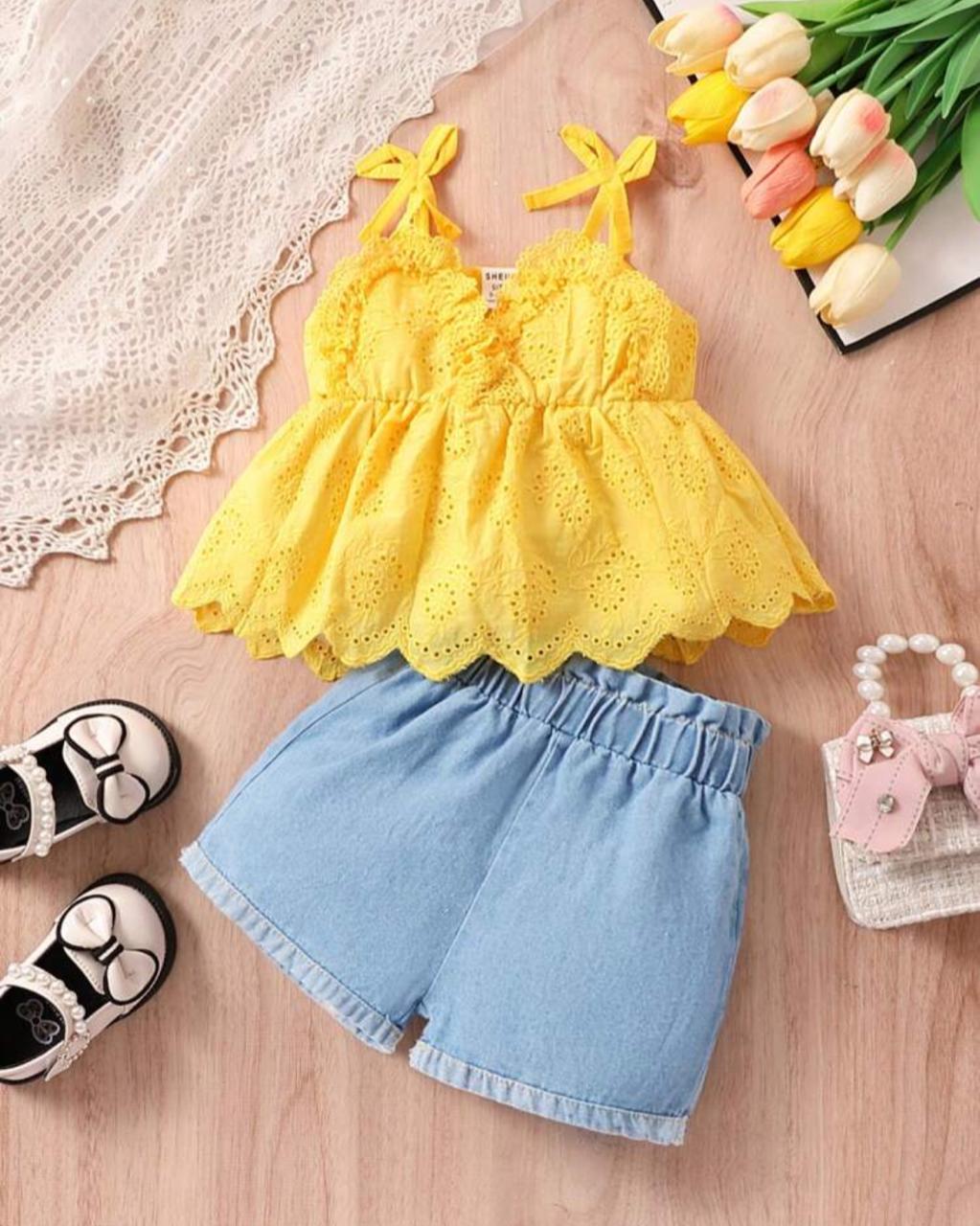 Bow Shoulder Scallop Trim Cami Top& Paperbag Waist Denim Shorts
