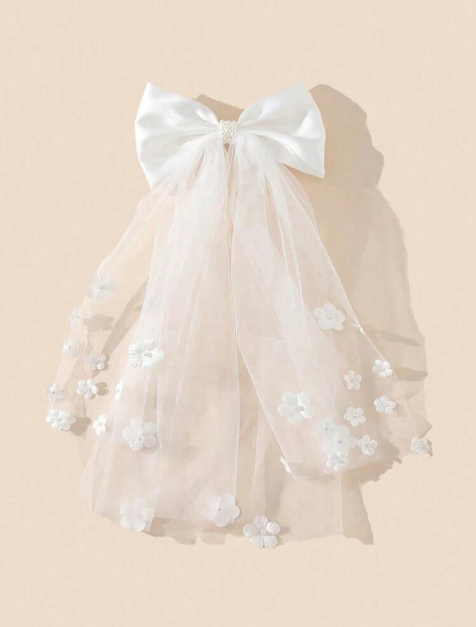 Simple Bridal Veil With Bowknot And Floral Hair Clip