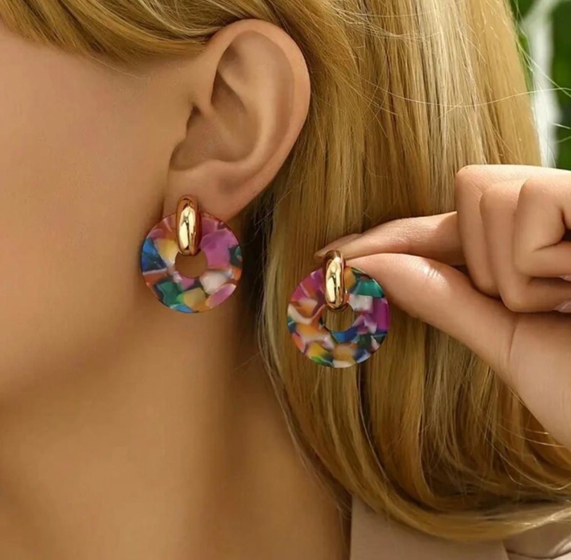Multicolor Acetate Fiber Circle Shaped Stud Earring