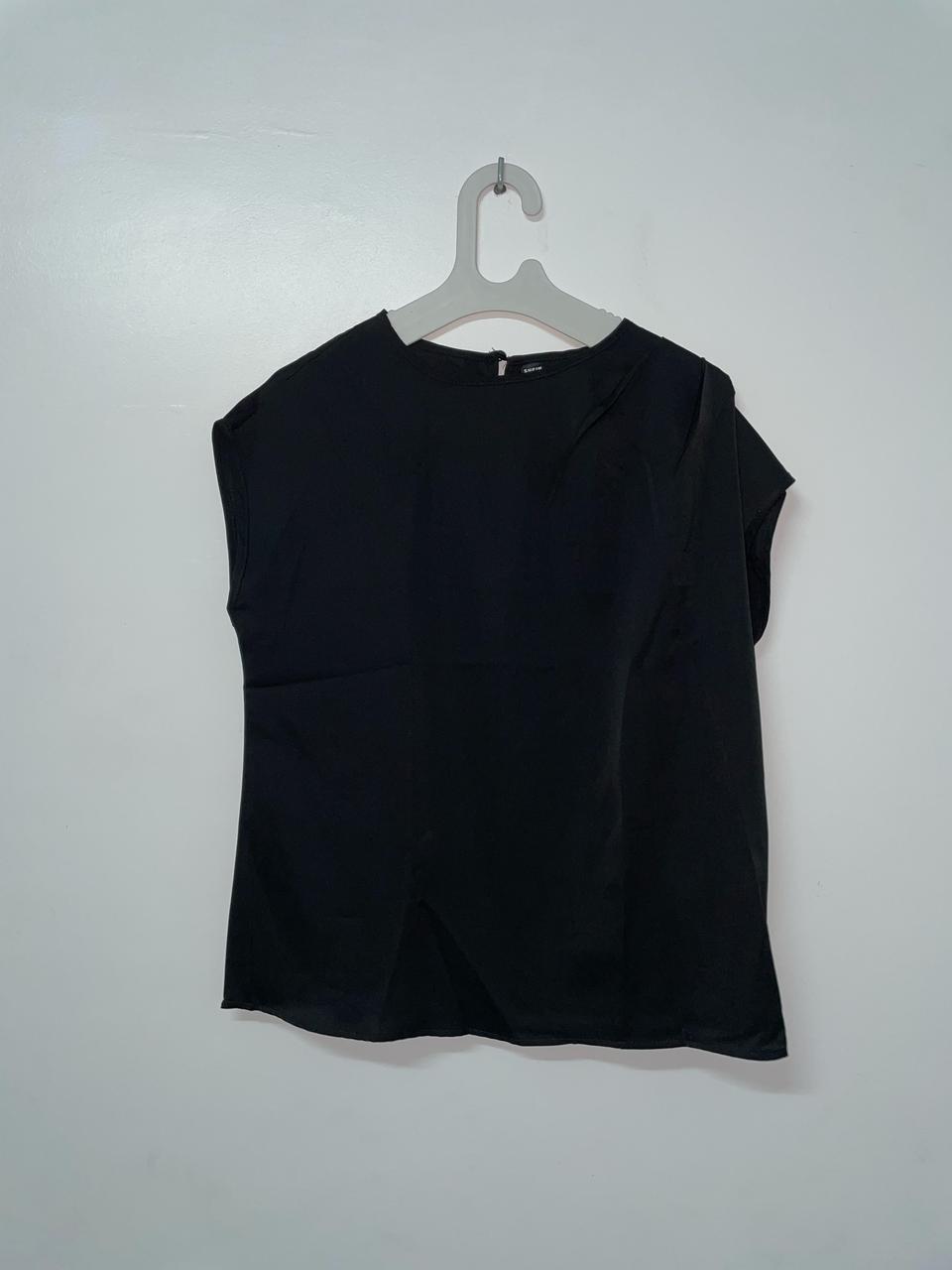 black shirt