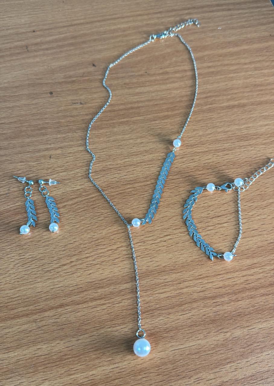 3 pcs earrings& necklace & bracelet