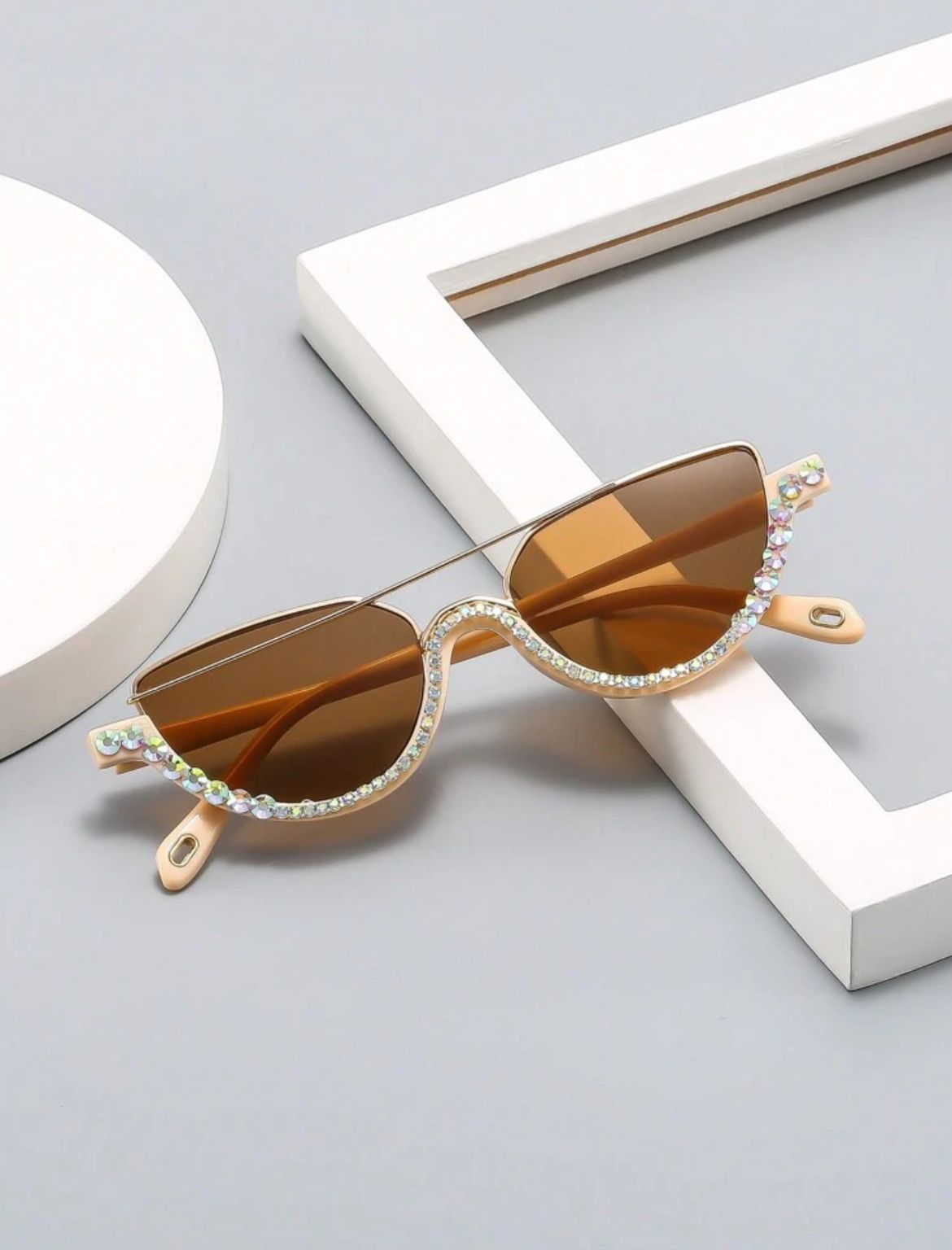Fashion Cat Eye Rhinestone Decorated Glasses