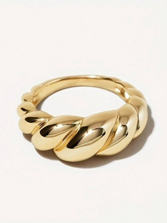 Fashionable Twisted Women Ring
