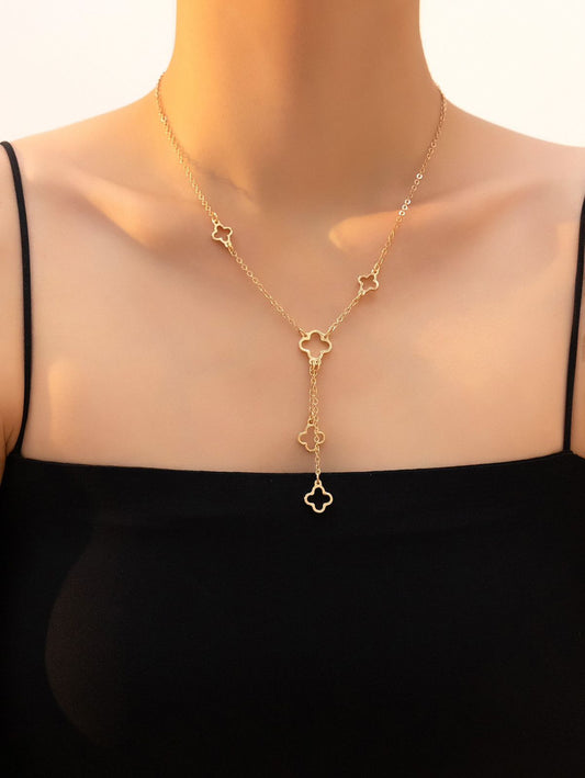 Geometrical Cutout Clover Shape Pendant Necklace
