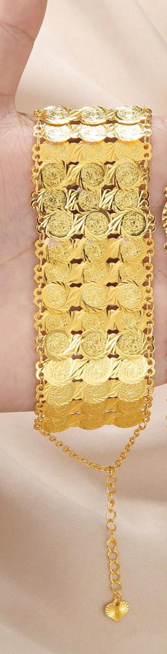 Gold jewelry Bracelet